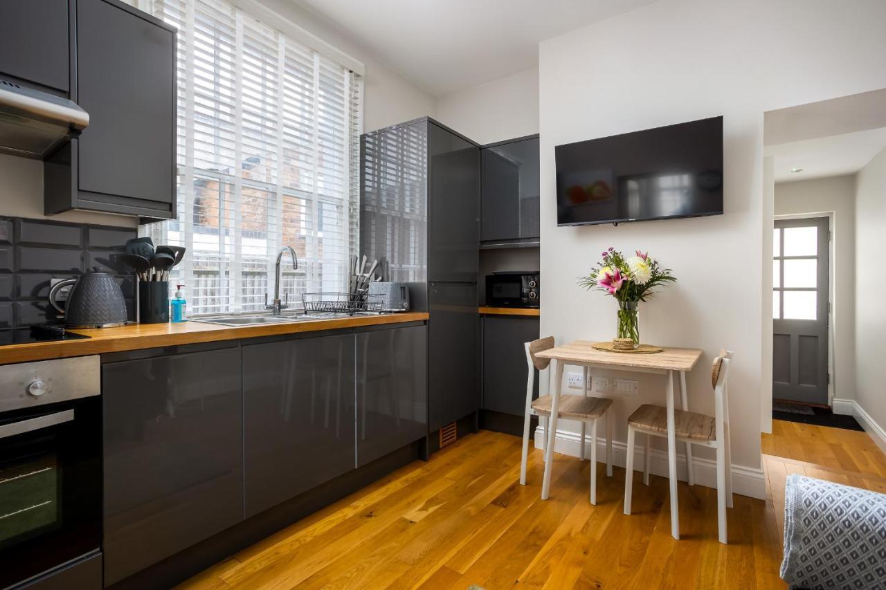 צ'לטנהם Contemporary Ground Floor Apartment - Town Centre With Parking! מראה חיצוני תמונה