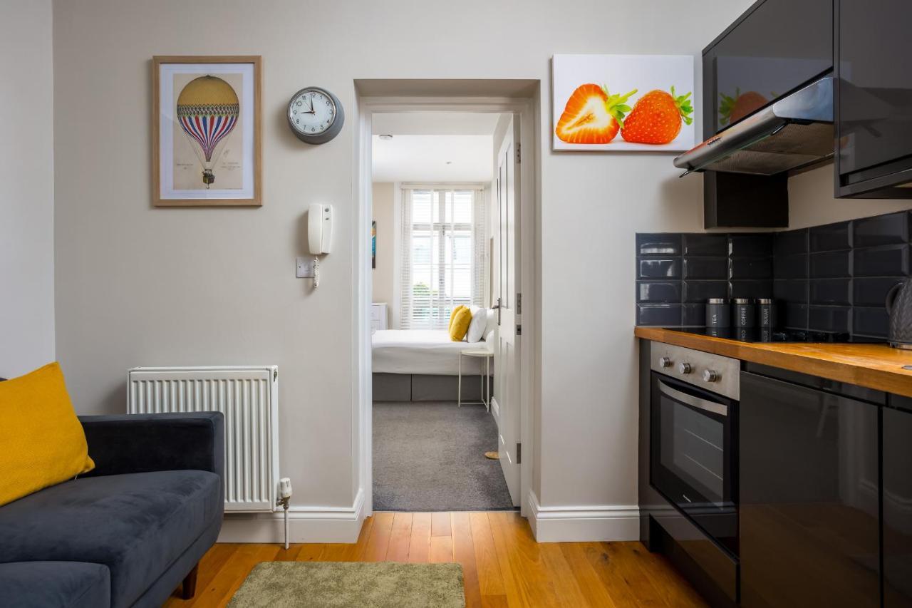 צ'לטנהם Contemporary Ground Floor Apartment - Town Centre With Parking! מראה חיצוני תמונה